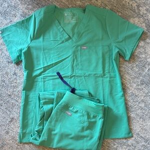 Figs Teal Scrub Set with V-Neck Top and Elastic Pants